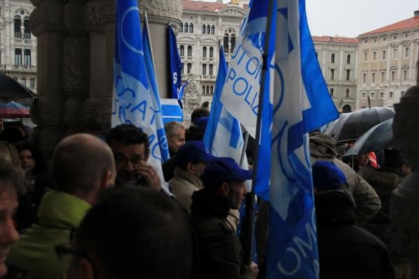 131119-Manifestazione Piazza Unita (14)